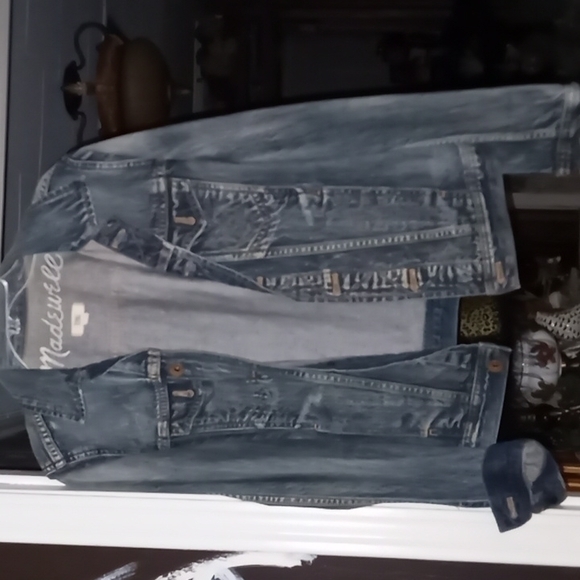 Madewell Jackets & Blazers - Madewell denim jacket 16” pit to pit and 20” length size - XS